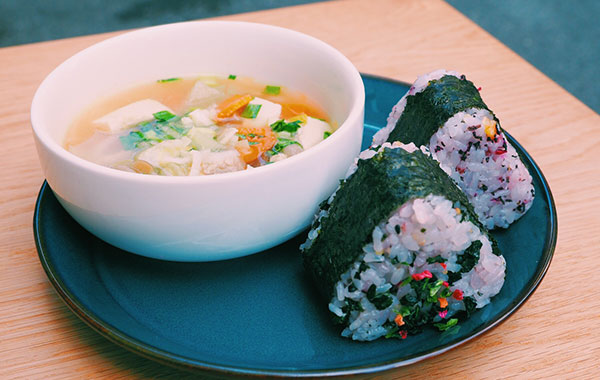 瀧本珈琲 おにぎり 日替わりスープ