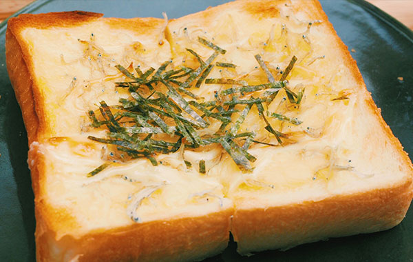 瀧本珈琲 しらすトースト